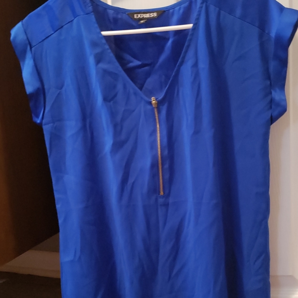 Short sleeve blue blouse